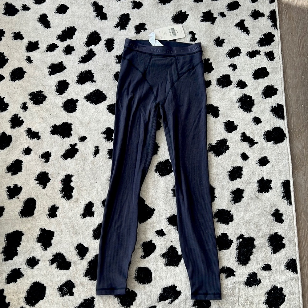 Fabletics Crystal Lounge Legging - Short XS/4